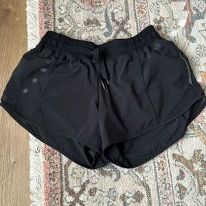 Lululemon hotty hot 2.5 mid rise